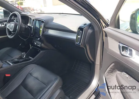 2019 Volvo Xc40 T5 Momentum/T5 R-Design z USA, uszkodzony, nr VIN YV4162XZ3K2009069